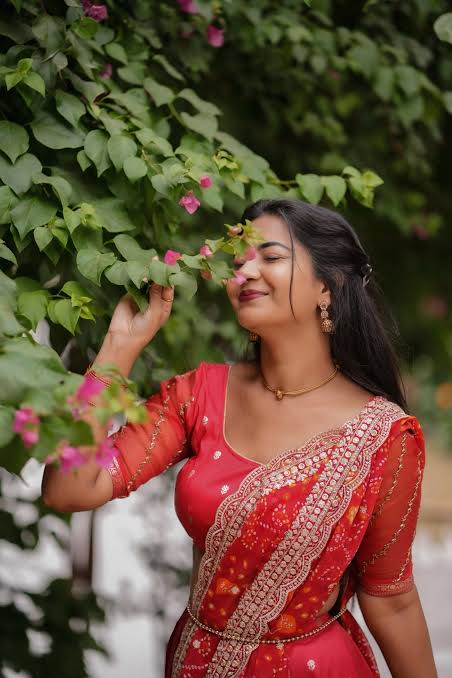 మాధురి రాథోడ్ ఫోక్ డ్యాన్స్